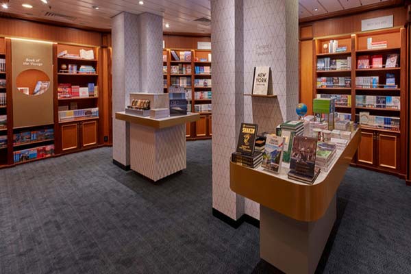 Queen Elizabeth Gallery Image